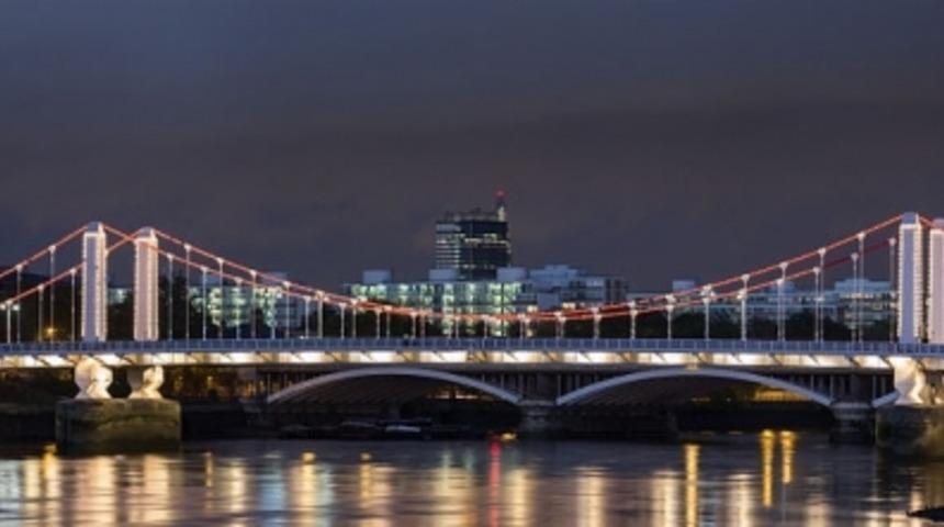 Boğazi&ccedil;i K&ouml;pr&uuml;s&uuml;'n&uuml;n Aydınlatmasında &Ouml;rnek Alınabilecek 5 Şahane Aydınlatılmış K&ouml;pr&uuml;