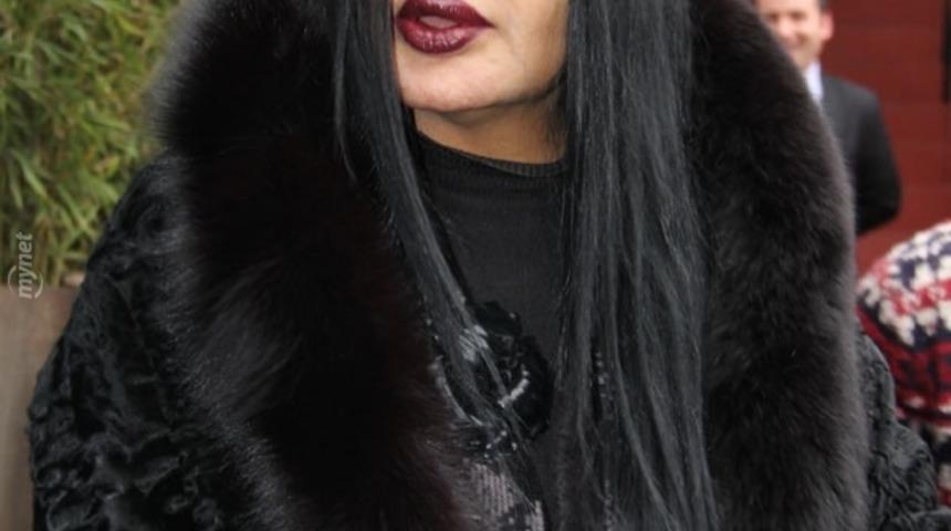 Biz Olsak Kuru Kuru Taş Yutarız! B&uuml;lent Ersoy Pırlanta Yutmuş