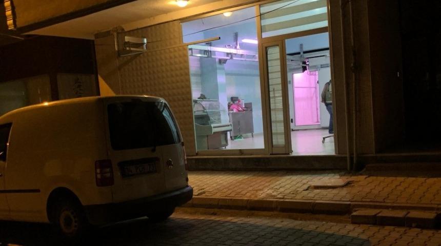 Akyazı&rsquo;da ruhsatsız et deposuna baskın yapıldı