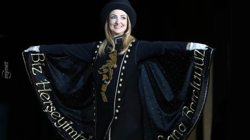 ''Sen ''29 Ekim Kost&uuml;m&uuml;'' Demişsin Ama Bu Bildiğin Halloween Kost&uuml;m&uuml; Sevgili Nazlıaka''