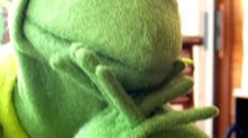 Erkek Arkadaşı Olanların Aşina Olduğu 19 Surat İfadesi