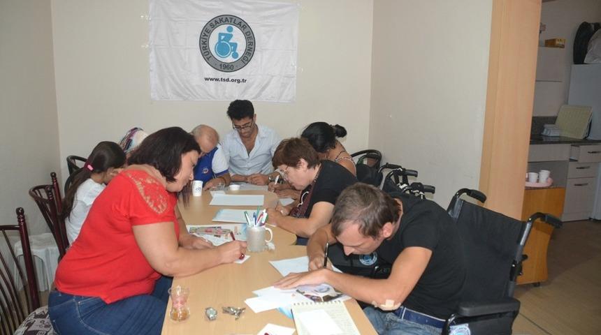&Ccedil;orlu&rsquo;da engellilere yazarlık kursu