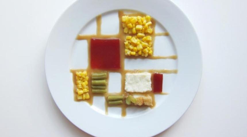 Anne S&ouml;z&uuml; Dinlemeyip Yemeğiyle Oynayan Sanat&ccedil;ının Yaptığı 7 Yemek Tablosu