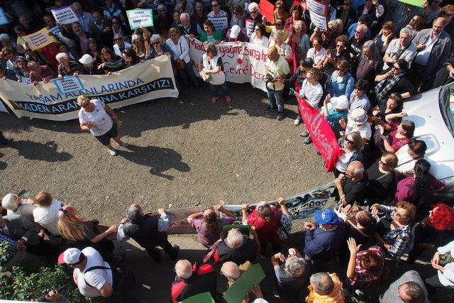 Ayvalık'ta çevreciler protesto etti, ÇED toplantısı yapılmadı
