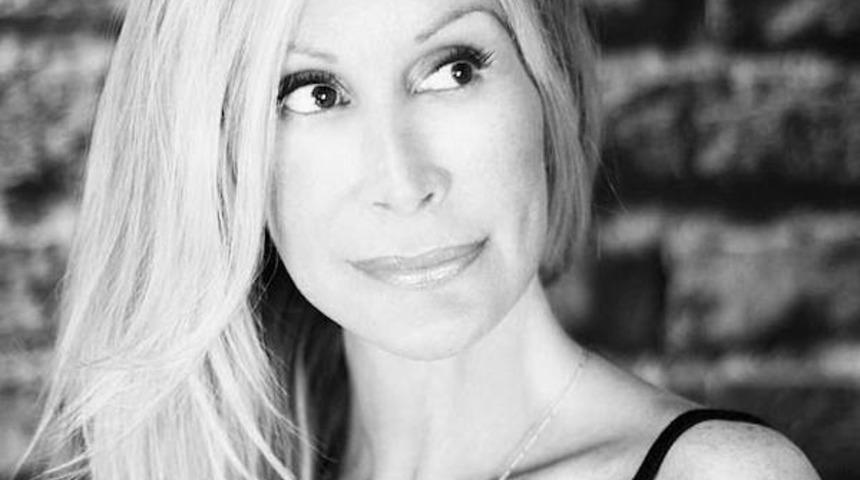 D&uuml;nya ve Olimpiyat Rekortmeni Y&uuml;z&uuml;c&uuml; Michael Phelps'in Kızarkadaşı Aynı Zamanda Erkekmiş