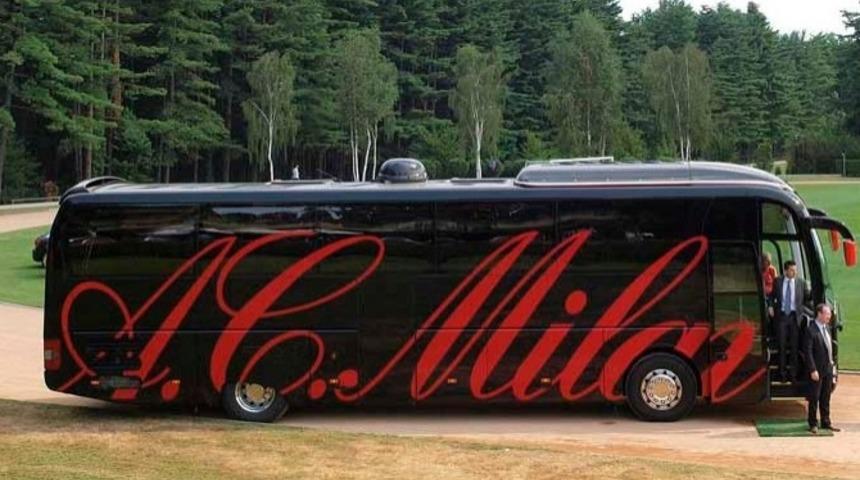 Futbol Takımlarının Otob&uuml;slerini G&ouml;rd&uuml;n&uuml;z m&uuml;?