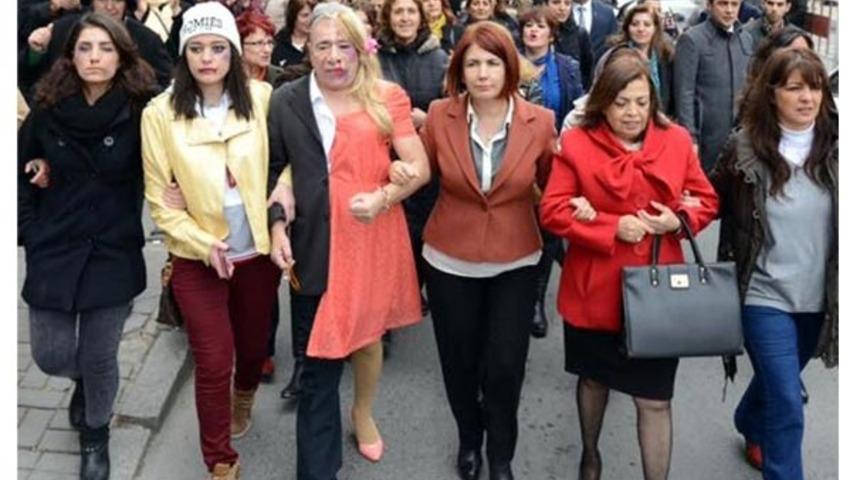 İlyas Salman'ın Korkun&ccedil;lu Kıyafeti Ve Sosyal Medya Tepkileri 