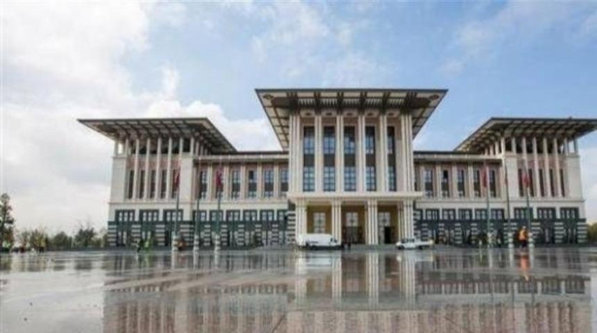 Ak Saray İ&ccedil;in 'İsraf' Dediler. 