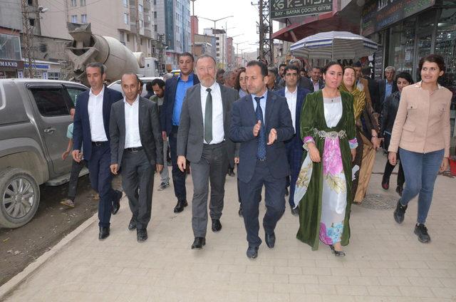 HDP Eş Genel Başkanı Temelli'den Hakkari'de esnaf ziyareti (2)