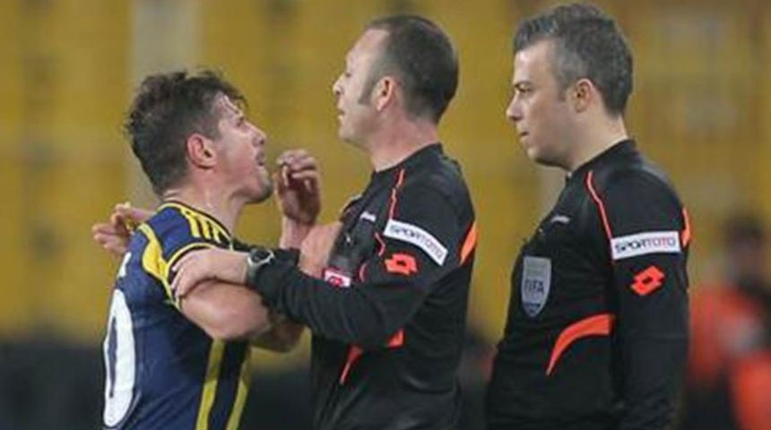 Emre Bel&ouml;zoğlu'nun Yediği Kırmızı Kartın İlgin&ccedil; Hikayesi