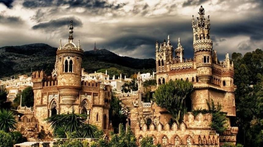 Bunlar Gerçek Olamaz Diyeceğiniz Dünyanın En Harika 14 Kalesi