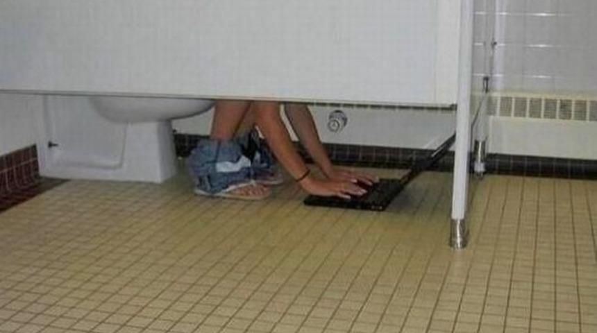 İnternet Bağımlılığını Anlatan 15 Fotoğraf