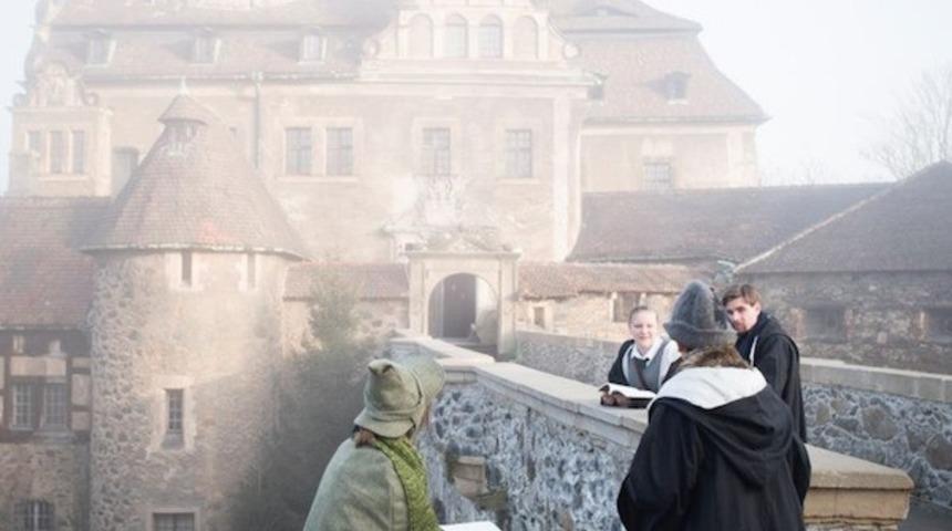 D&uuml;nyanın İlk B&uuml;y&uuml;c&uuml;l&uuml;k Okulu A&ccedil;ıldı!