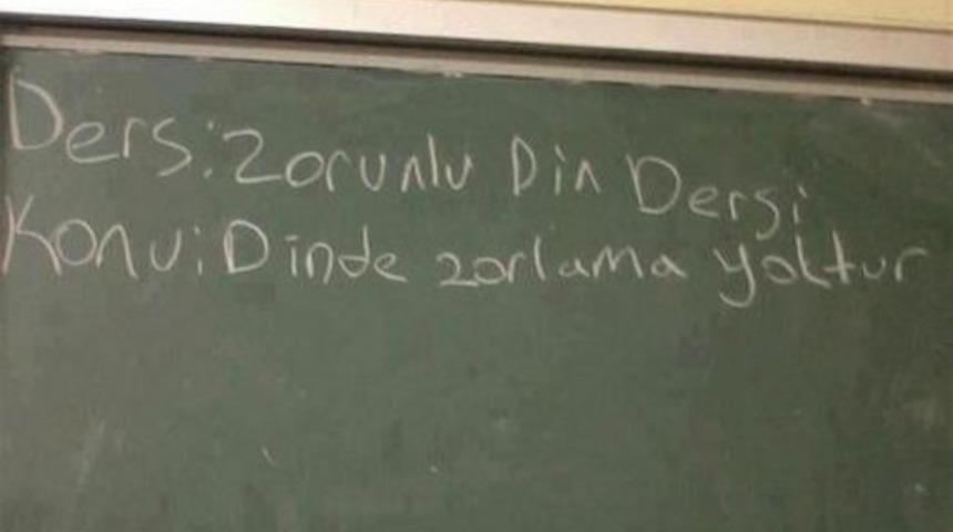 Zorunlu Din Dersi Kabul Edildi! Sosyal Medya Neler Dedi?