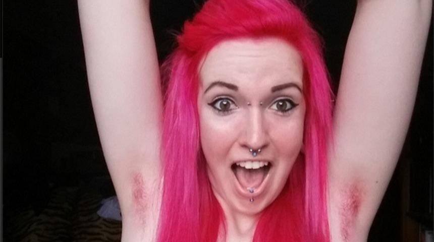 Bu Kızlara Yazıklar Olsun! Koltuk Altı Kıllarını Rengarenk Boyadılar