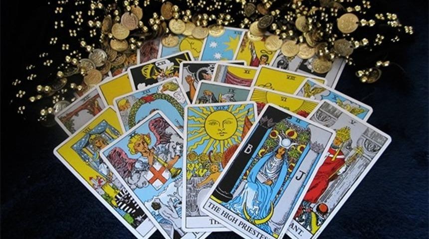 Tarot Asılmış Adam Kartı Ne Anlama Gelir?