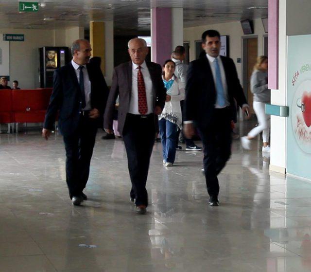 İzmir'de 21 öğrenci ve 1 öğretmen gıda zehirlenmesi şüphesiyle hastaneye kaldırıldı