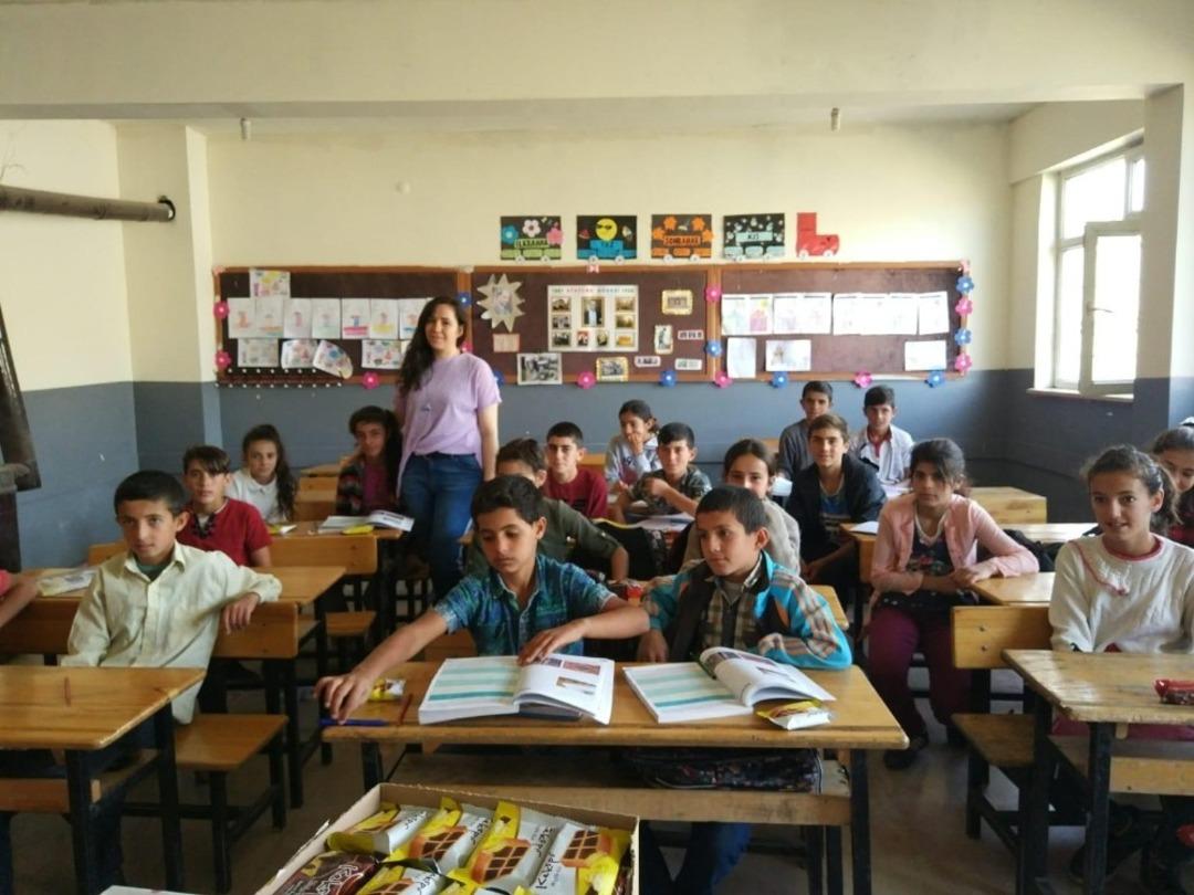 İmam Hatipli &ouml;ğrencilerden Muşlu &ouml;ğrencilere kardeşlik eli