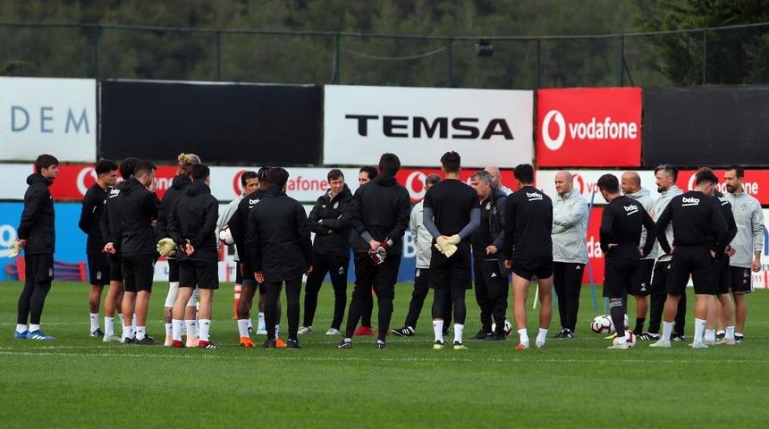 Beşiktaş'ta Oğuzhan Özyakup ve Adem Ljajic takımdan ayrı çalıştı