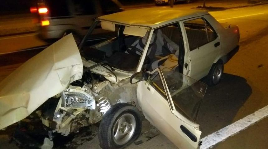 Ağaca &ccedil;arpan s&uuml;r&uuml;c&uuml; hastanede hayatını kaybetti