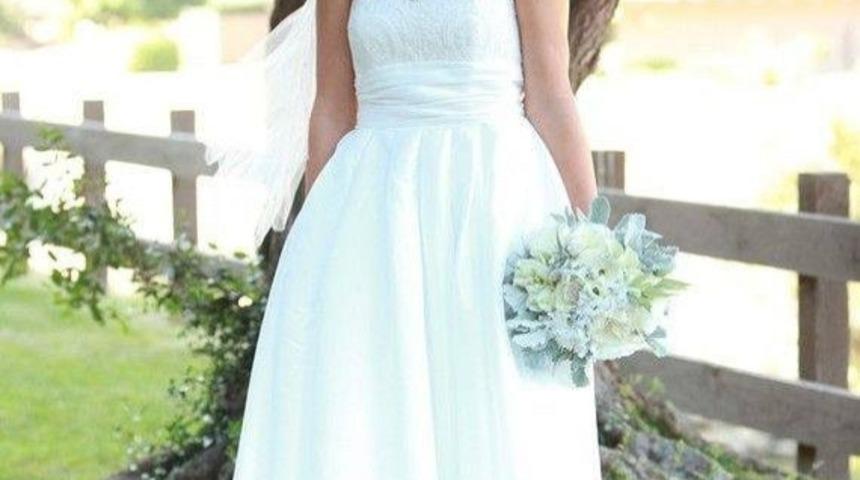 Kilolu İnsanların Da Evlenirken Şıklığından &Ouml;d&uuml;n Vermemesi Gerektiğini G&ouml;steren 12 Gelinlik Modeli