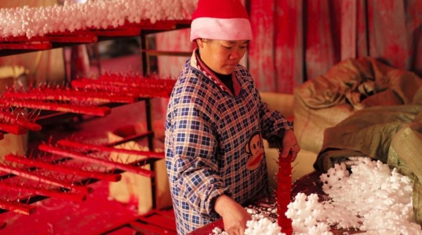 Noel Baba &Ccedil;in'de Yaşıyor: İşte G&ouml;zlerinize İnanamayacağınız Yılbaşı Cehennemi