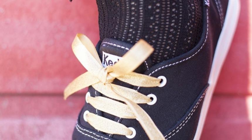 Spor Ayakkabılarınıza Altın Işıltısı Verin