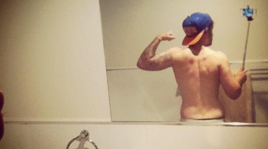 Selfie &Ccedil;ubuğu İle Yapabileceğiniz 9 İlgin&ccedil; Şey!