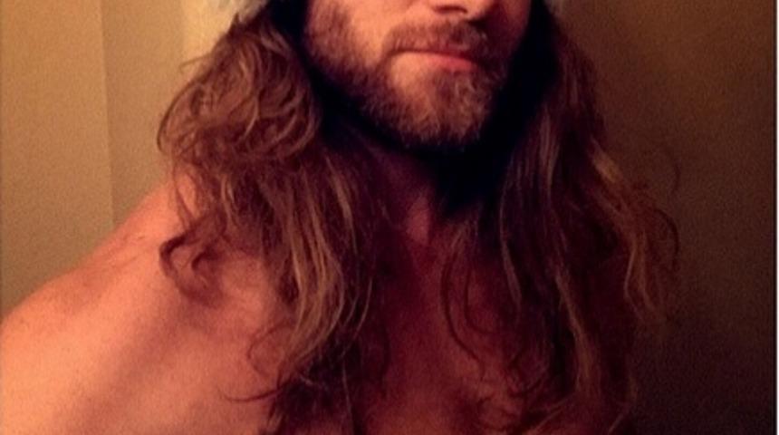 Kızlar Koşun! Seksi Ve Ger&ccedil;ek Noel Yakışıklılarının Instagram Hesaplarını Deşifre Ediyorum!