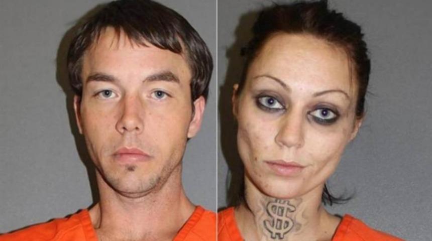 Kafaları Güzelken Kitli Olmayan Dolapta Kilitli Kaldıklarını Zannettiler!