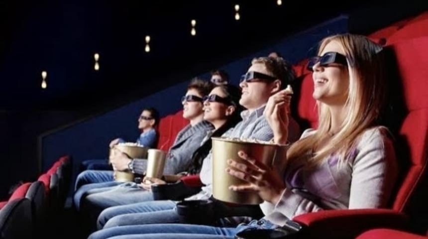 Film İzlerken Yiyecek T&uuml;ketmek Zararlı mı?