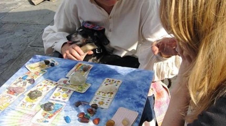 Tarot Falı Yorumlamak Kolay mı?