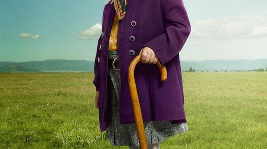 Bebeklere Yaşlıların Kıyafetleri Giydirilirse Ne olur?