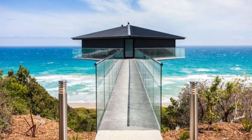 Avustralya'daki Bu Muhteşem Ev Adeta Denizin &Uuml;zerinde S&uuml;z&uuml;l&uuml;yor