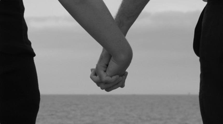 El Sıkışmanın İnsana İyi Gelmesinin 8 Sebebi