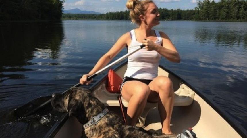 K&ouml;peği &Ouml;lmeden &Ouml;nce Ona Harika Son G&uuml;nler Yaşatan Gen&ccedil; Kadının Duygusal Hikayesi