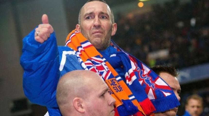 41 Bin Kişinin Moral İçin Stadı Doldurduğu Maçta, ALS Hastası Fernando Ricksen'den Ağlatan Veda
