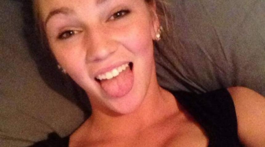 Okul K&uuml;t&uuml;phanesinde Porno Film &Ccedil;eken Kendra Sunderland ile İlgili Bilmeniz Gereken 5 Şey