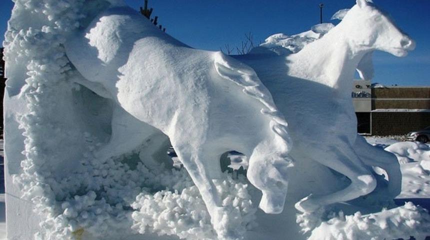 Kar ve Buzdan Yapıldığına İnanamayacağınız 15 Muhteşem Heykel