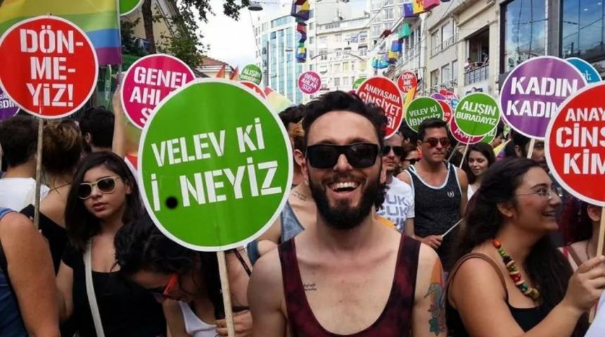 Ataşehir Belediyesi'nden ''Velev Ki Eşcinseliz'' Yanıtı! 