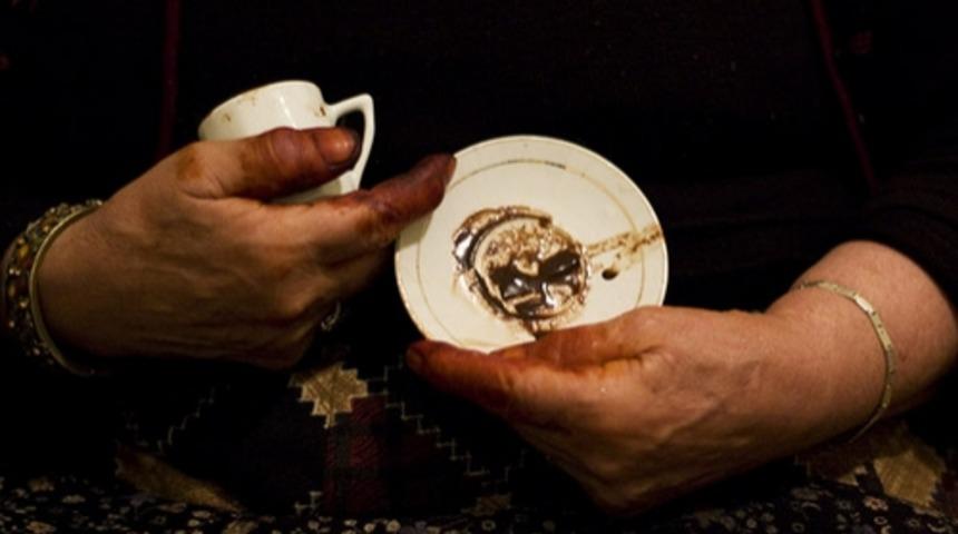 İstanbul'un En İyi Fal Bakılan Mekanları ve Burada Fal Baktırmanız Gereken 11 İsim