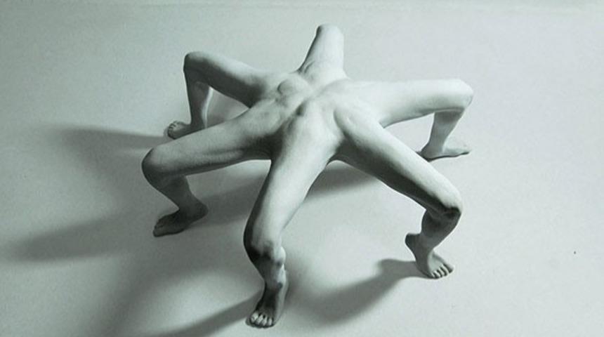 İtalyan Sanat&ccedil;ıdan T&uuml;yler &Uuml;rpertici Heykeller