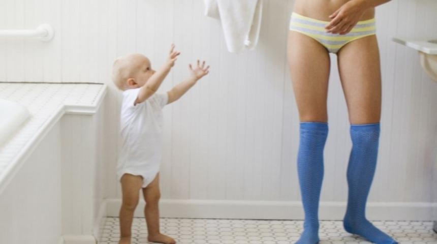 Bekar Annelerin Yatakta İyi Olmalarının 10 Nedeni