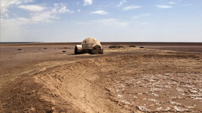 D&uuml;nya G&ouml;z&uuml;yle Gidip Gezebileceğiniz 21 Terk Edilmiş Film Seti