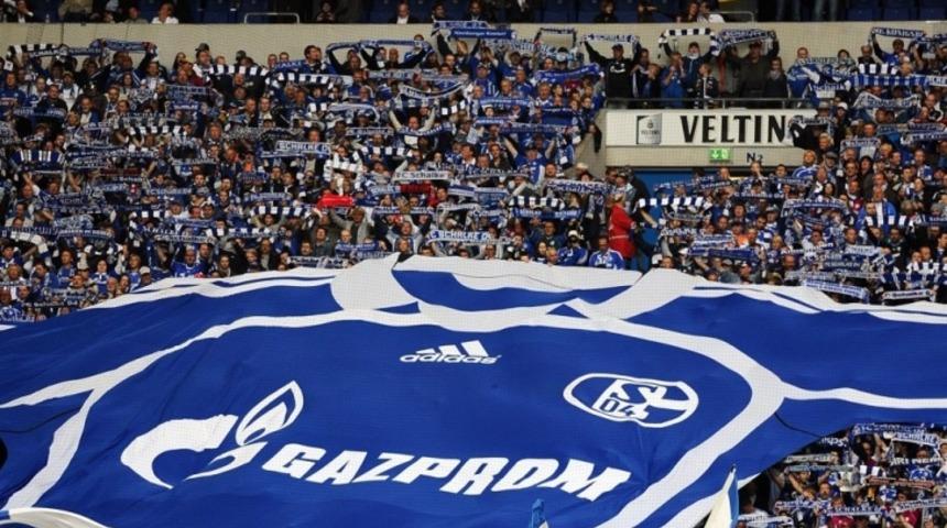 D&uuml;nya Futbol Trib&uuml;nlerinden Dudak U&ccedil;uklatan 14 Efsane Pankart