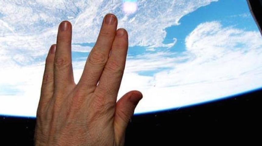Bu Astronotlar Mr.Spock'ı Uğurlamak İ&ccedil;in Bakın Ne Yaptı!