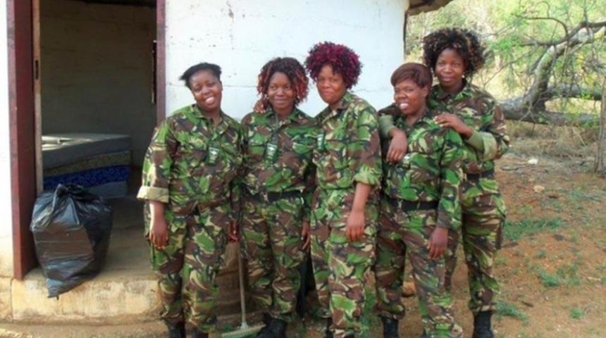 Bu Kadınlar Kimsenin Yardımı Olmadan Güney Afrika'daki Gergedanların Neslini Kurtarmayı Başardılar