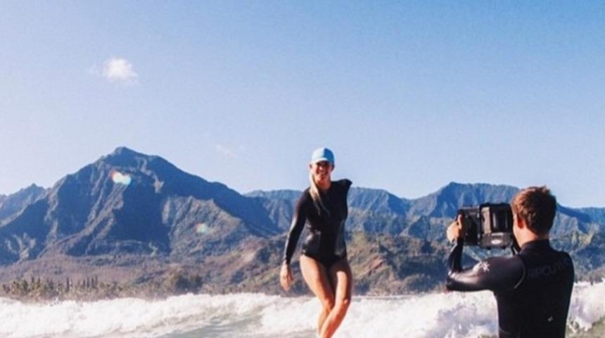 Tek Kolu ve 6 Aylık Bebeği Olmasına Rağmen S&ouml;rf Yapan Kadın