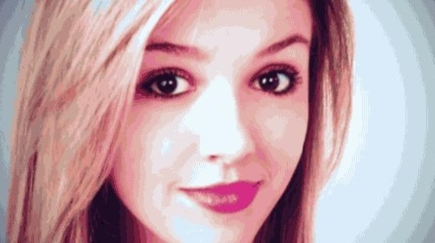 Facebook'ta Kızının Arkadaşı Olmadığını G&ouml;ren ve Kalbi Par&ccedil;alanan Annenin Hikayesi