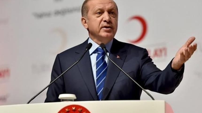 'Komplo Teorileri T&uuml;rkiye Demokrasisi İ&ccedil;in Endişe Verici'